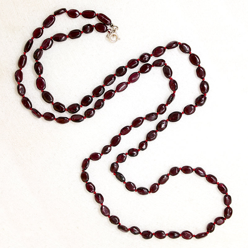 Lustrous 30 Strand of Vintage Garnet Beads