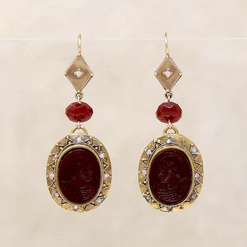 Vintage Earrings – The Allure of an Enchanted History