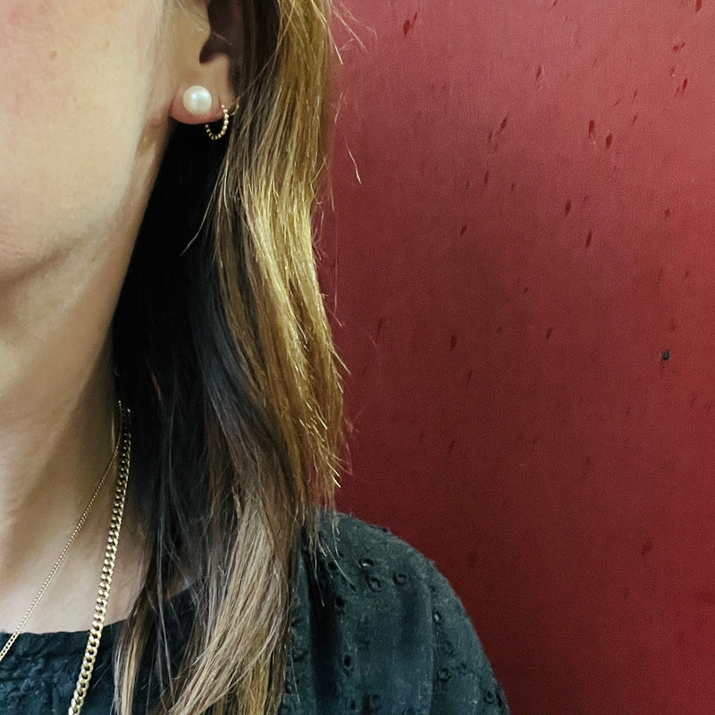Radiant White 7.7mm Pearl & White Gold Studs