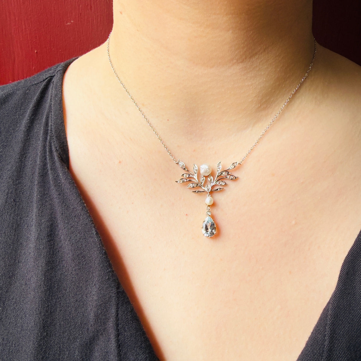 Alluring Art Nouveau Diamond & Aquamarine Necklace