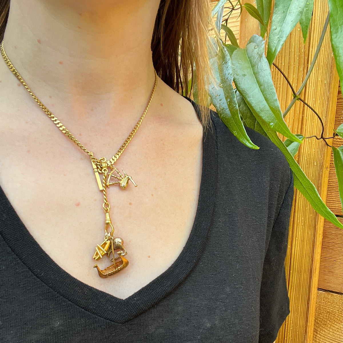Cunning Wee Bagpipe Charm in 9k Gold