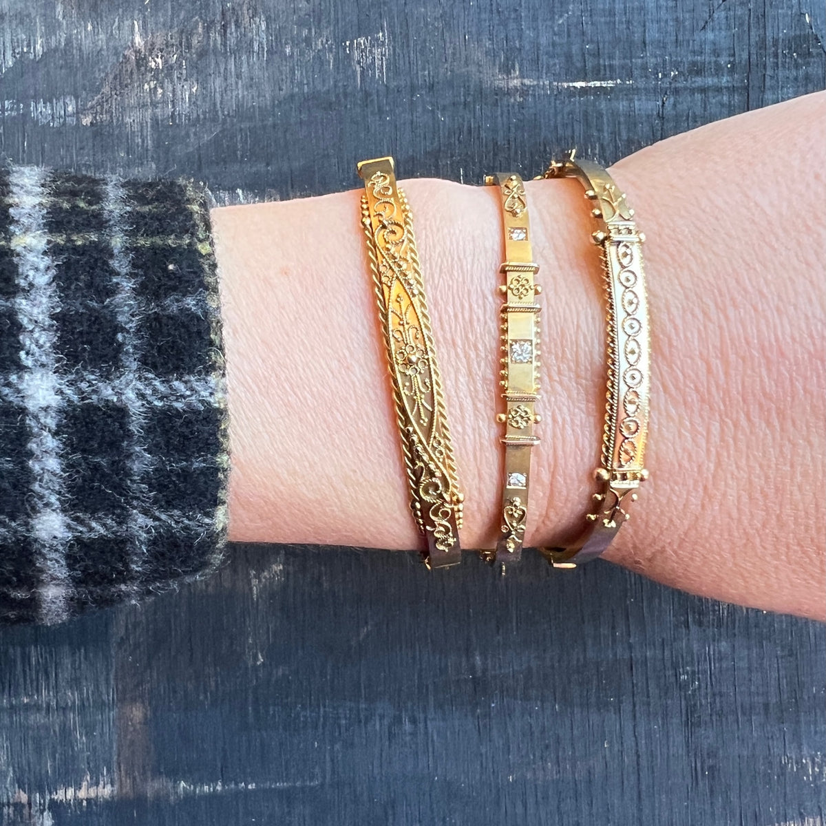 Enchanting Victorian 9ct Etruscan Revival Bangle