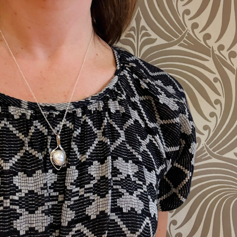 Freshwater Pearl in Freeform Silver Pendant