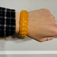 Late Deco Carved Butterscotch Bakelite Bangle Bracelet