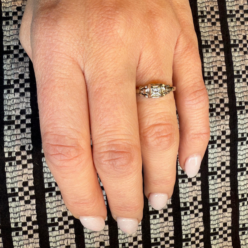 Pretty & Practical White Gold & Diamond Ring