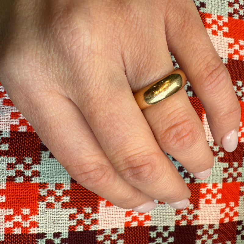 Voluptuous Victorian 18k Gold Wedding Band