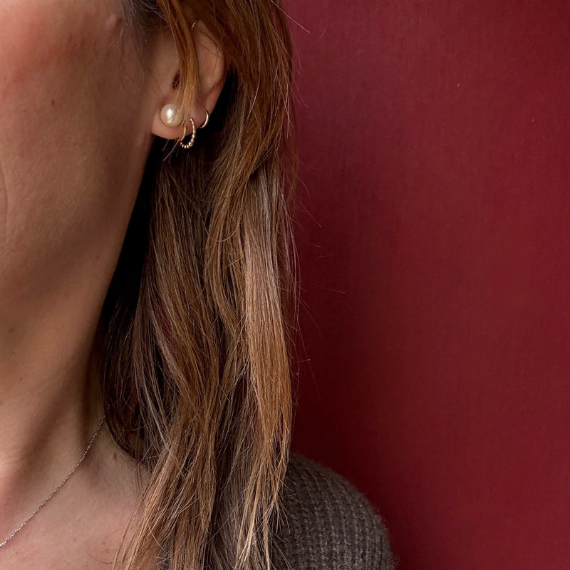 Glossy White Pearls in 14k White Gold Stud Earrings