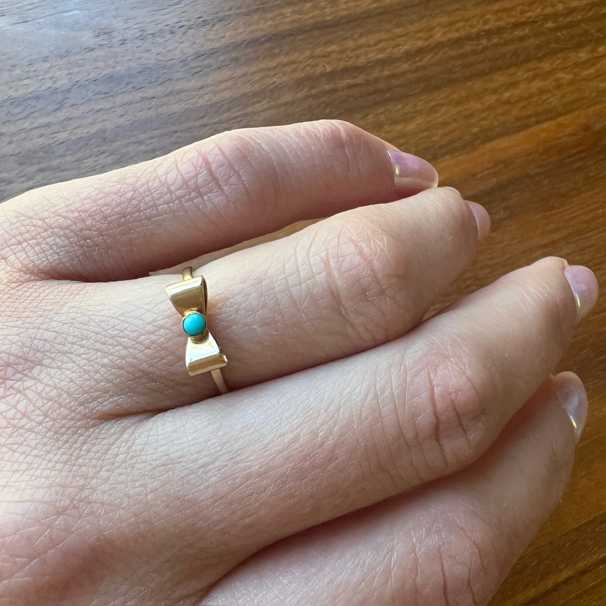 Smart Little Gold & Turquoise Bow Ring