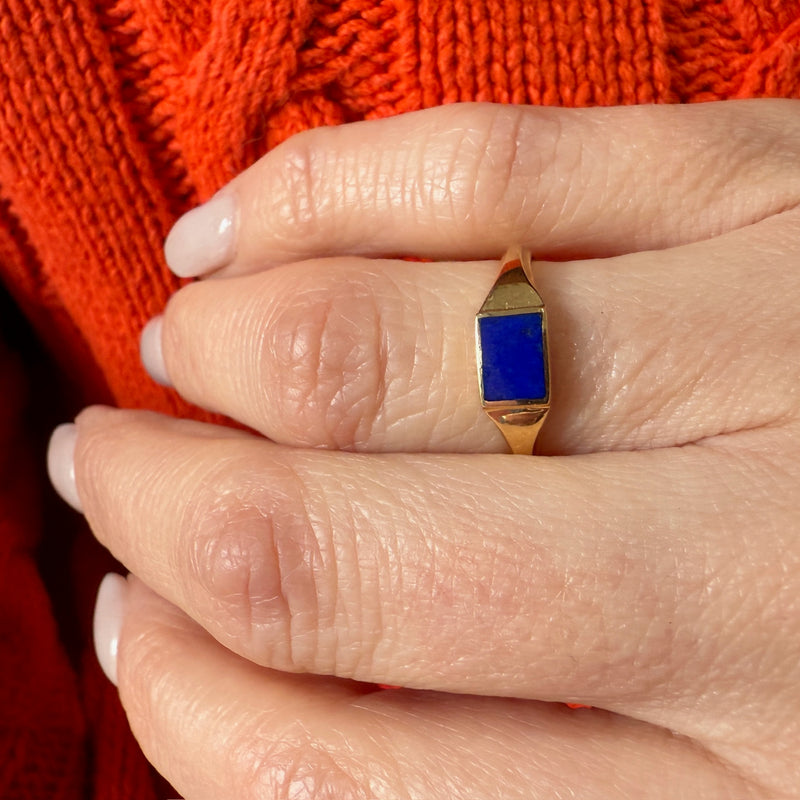 Cool 1970s Lapis and Gold Ring