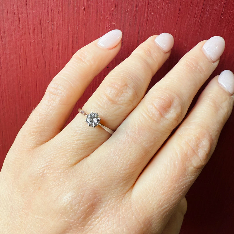 Bright White Diamond in 1950s Platinum Solitaire Ring