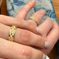 Geometric Bright Cut Faceted 10k Gold NOS Band