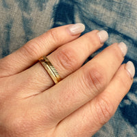 Glittering Geometric Bright Cut 10k Gold NOS Band