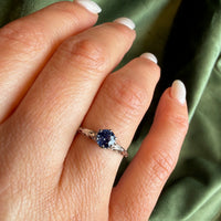 Elegant Sapphire & Platinum Solitaire Engagement Ring