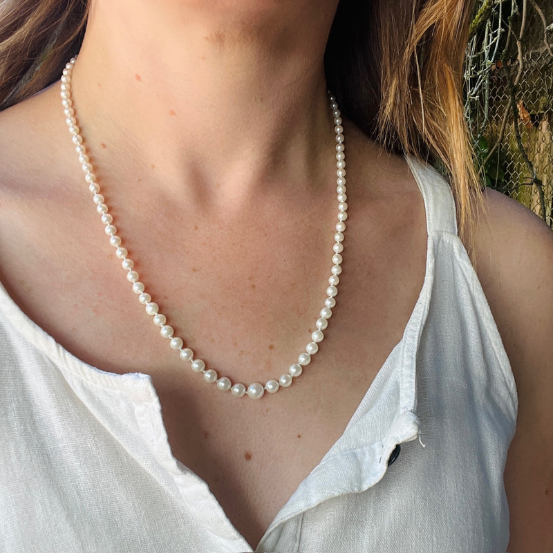 Graduated Pearl Necklace with Gold Filigree Clasp