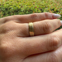 Flat Gold Band with Stepped Edge & Florentine Finish