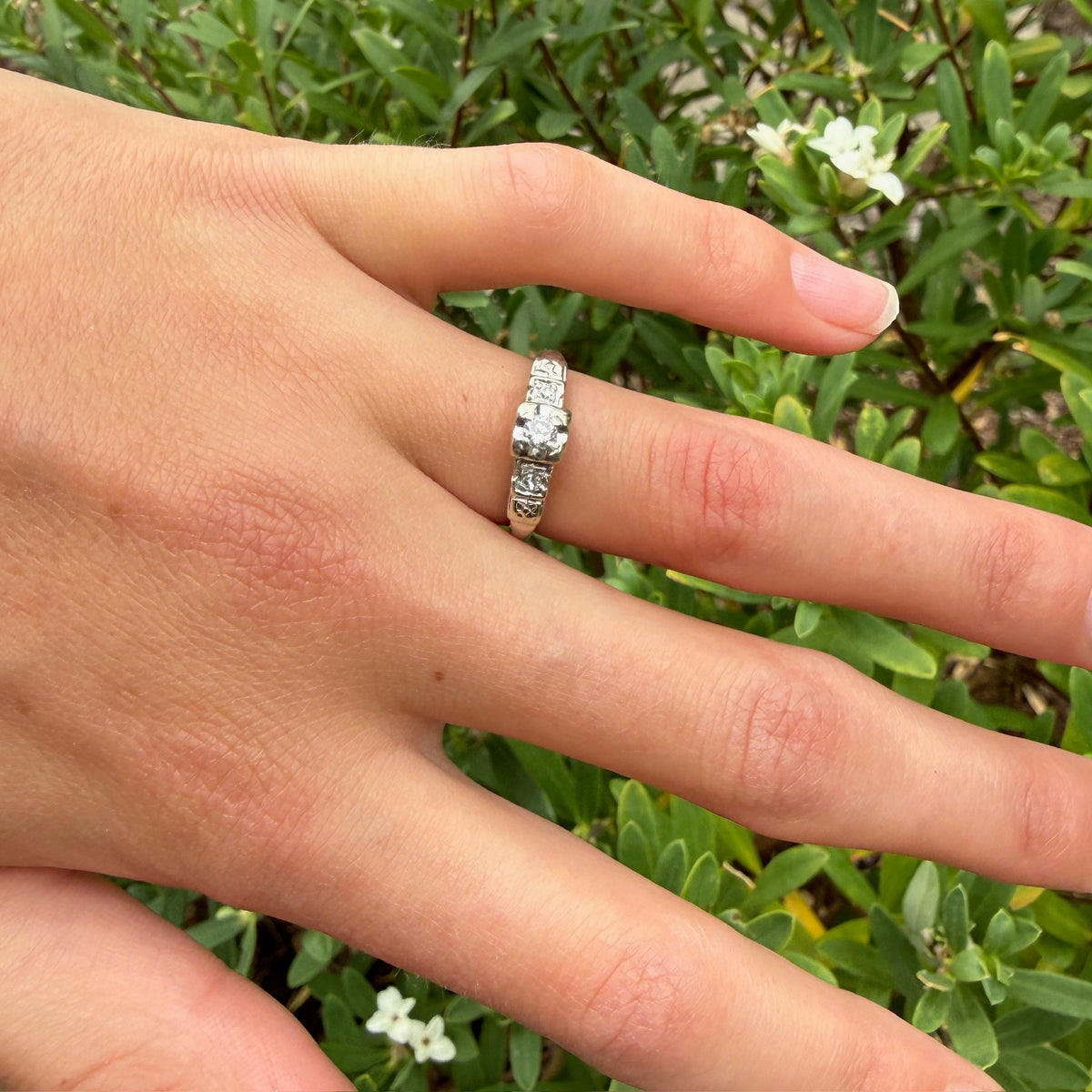 Sweet Diamond & White Gold Ring with Engraved Flowers