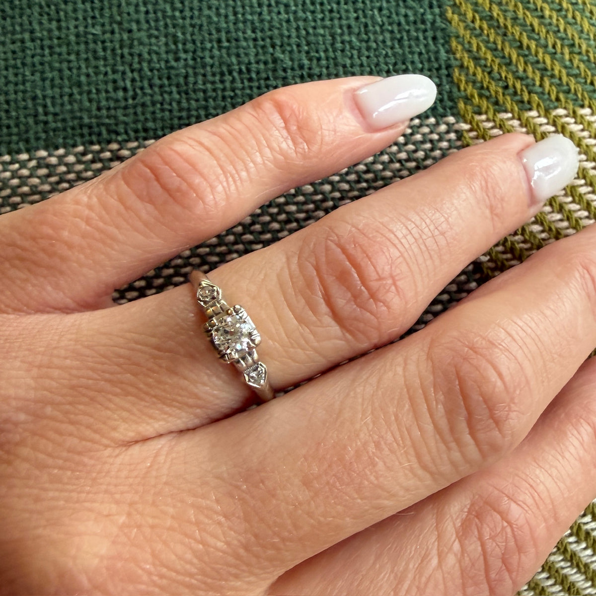 Pretty Retro 18k White Gold & Diamond Engagement Ring
