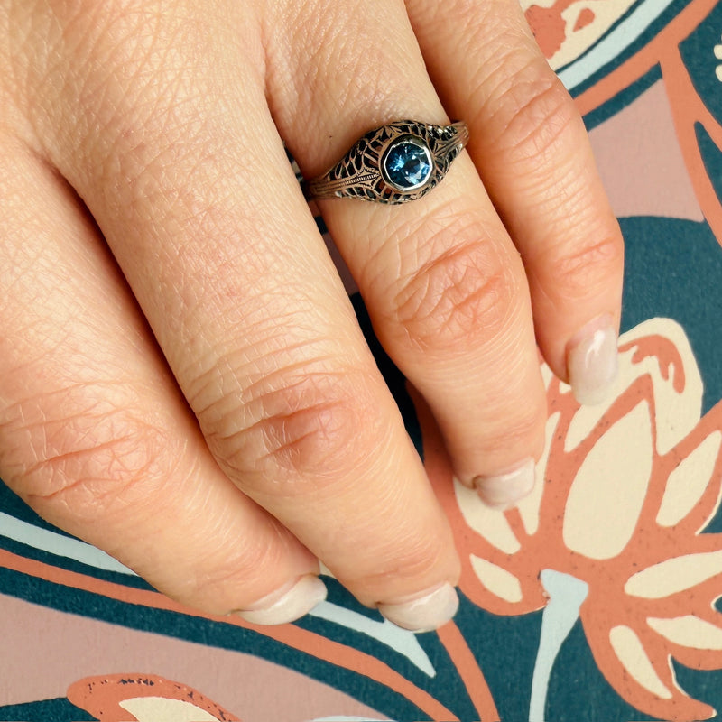 Sapphire White Gold Filigree Deco Ring