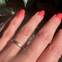 Lovely 18k Gold Size 6.5 Wedding Band