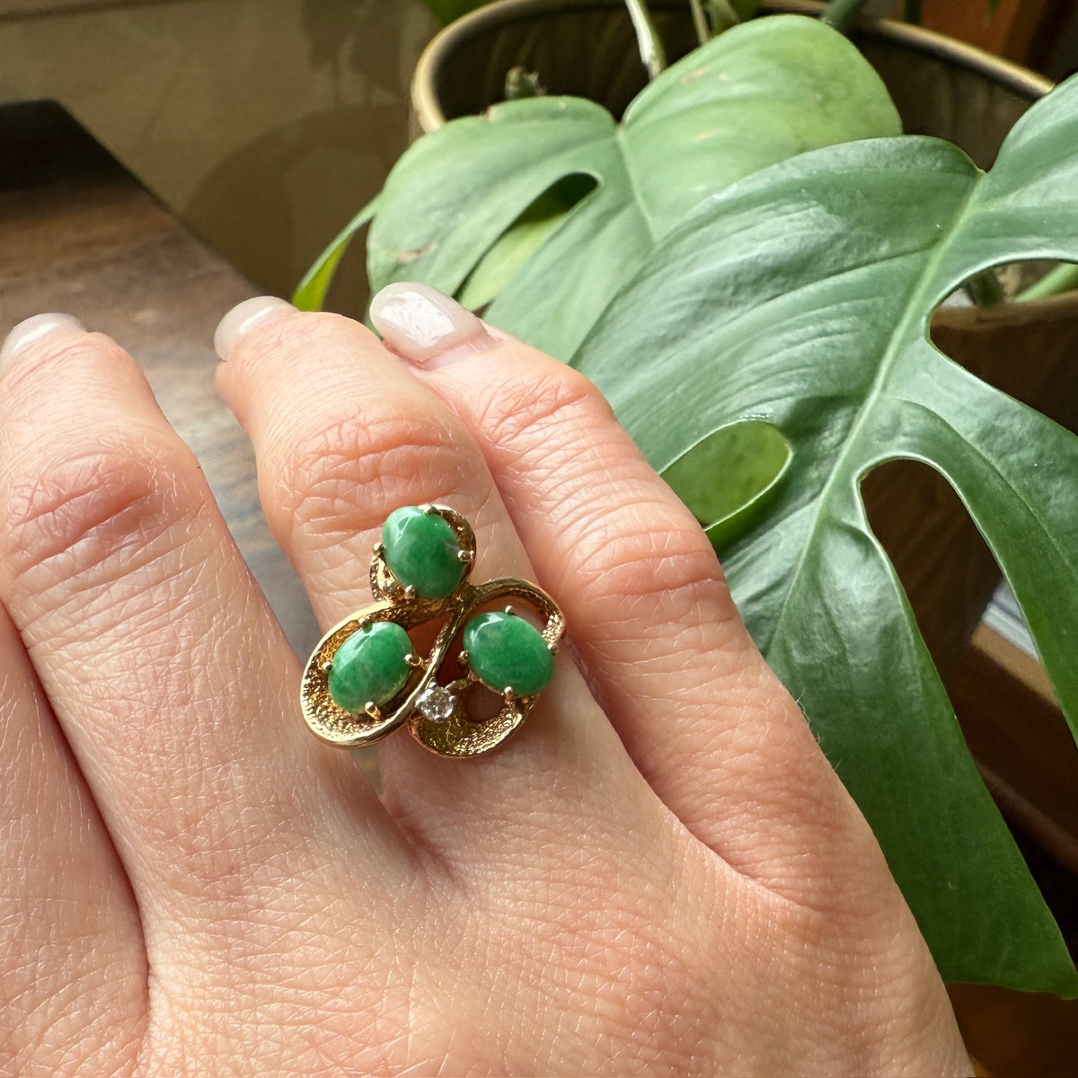 Swirling 1960s Jade & Gold Ring