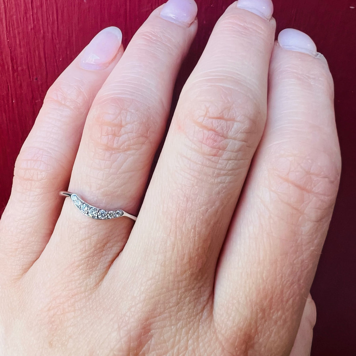 Sparkling Diamond Nesting Band in Recycled Gold