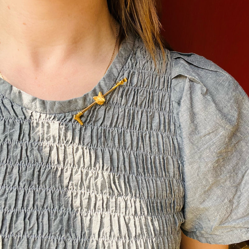 Sporty Gold Fox & Riding Crop Bar Pin