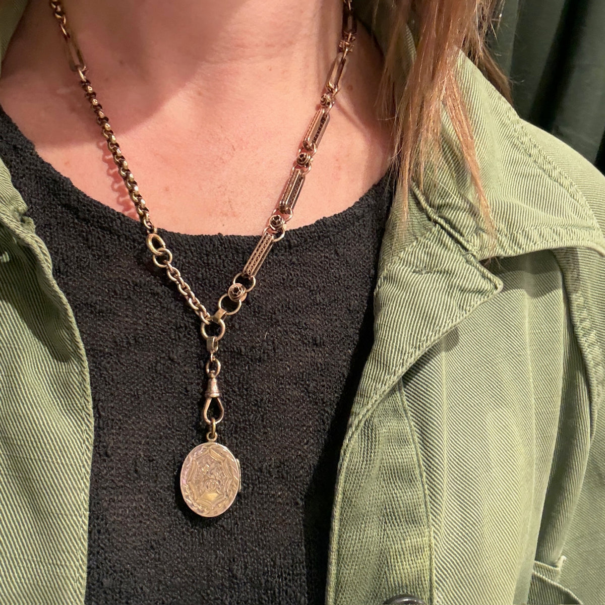 Victorian Floral Engraved Gold Locket