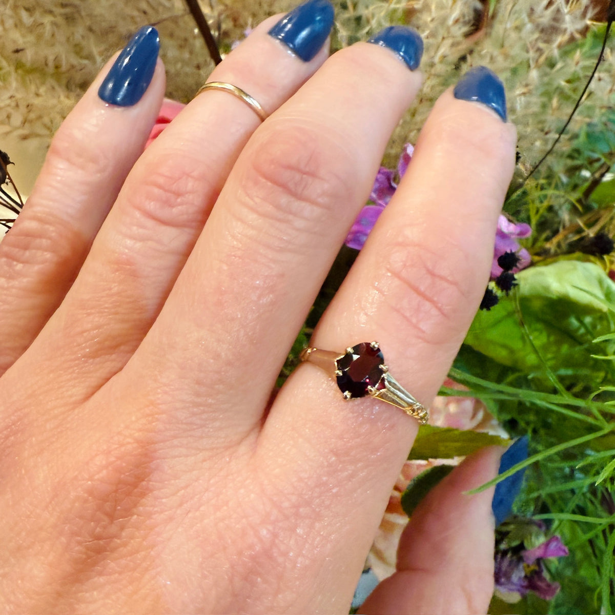 Pretty Victorian Garnet Ring