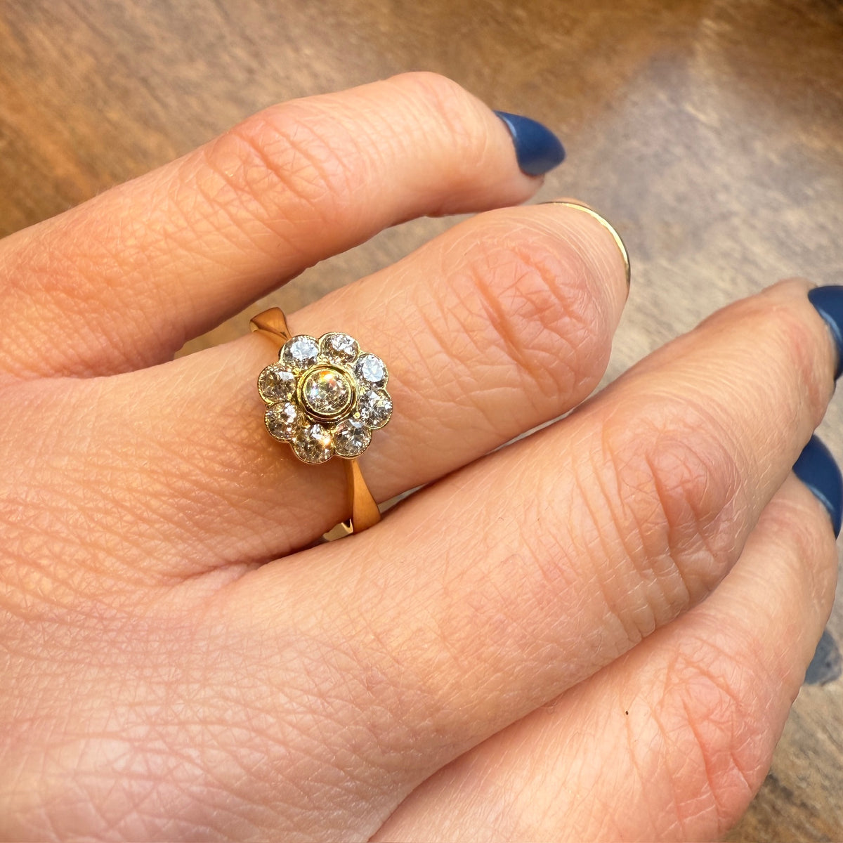 Shining 18k Gold OMC Diamond Cluster Ring