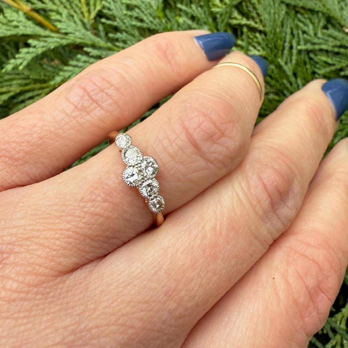 Unique and Sparkling Diamond Ring