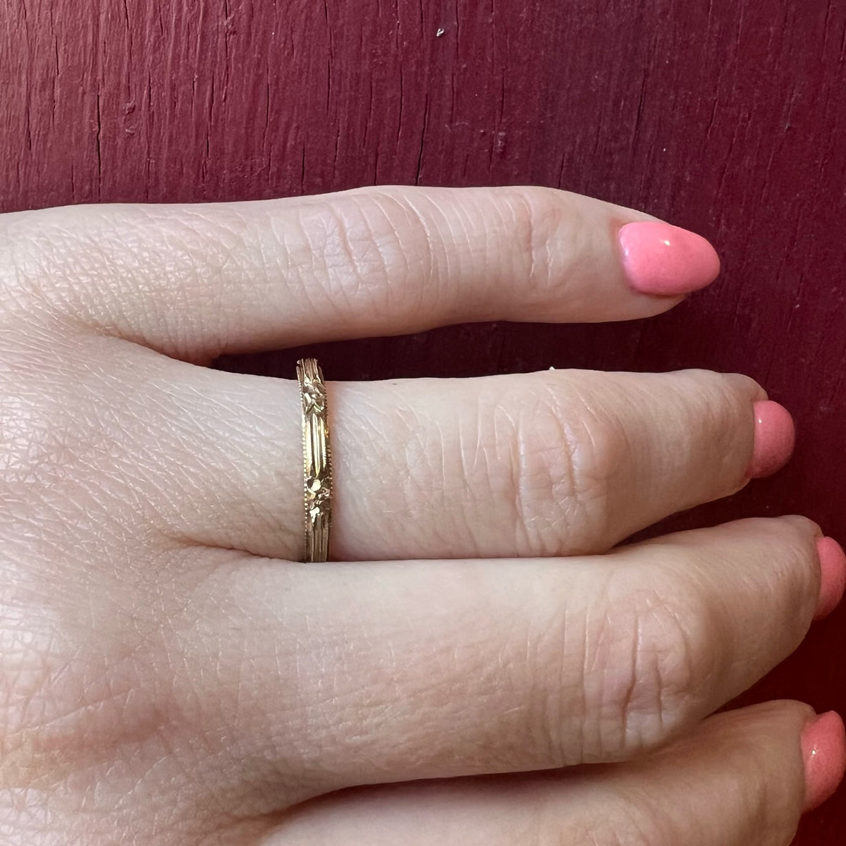 Stripes & Flowers NOS Engraved Gold Band