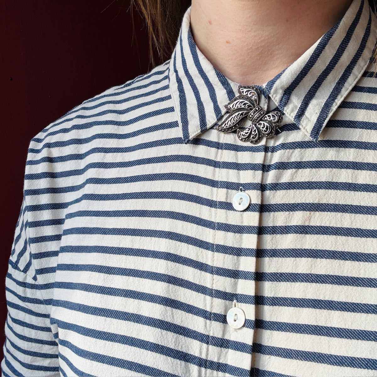 Jaunty 1980s Sterling & Marcasite Bow Brooch