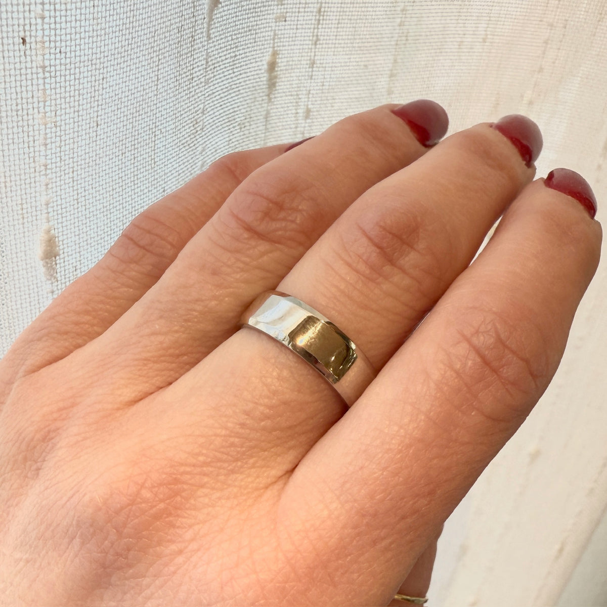 Recycled White Gold Beveled Edge Wedding Band