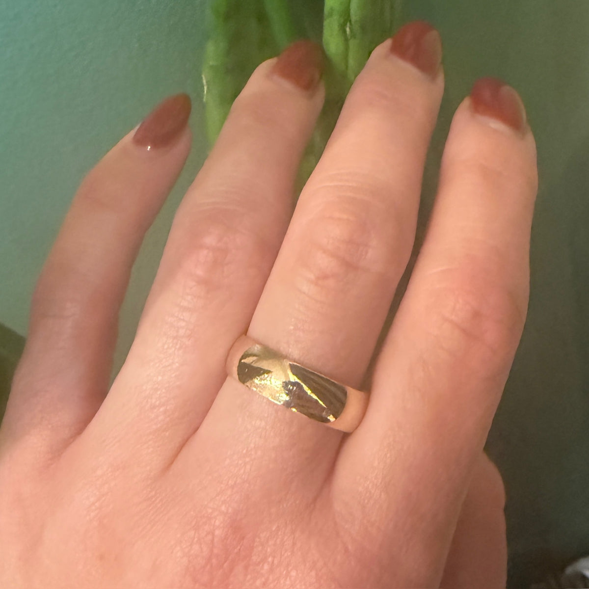 Classic 14k Gold Comfort Fit Band Size 9