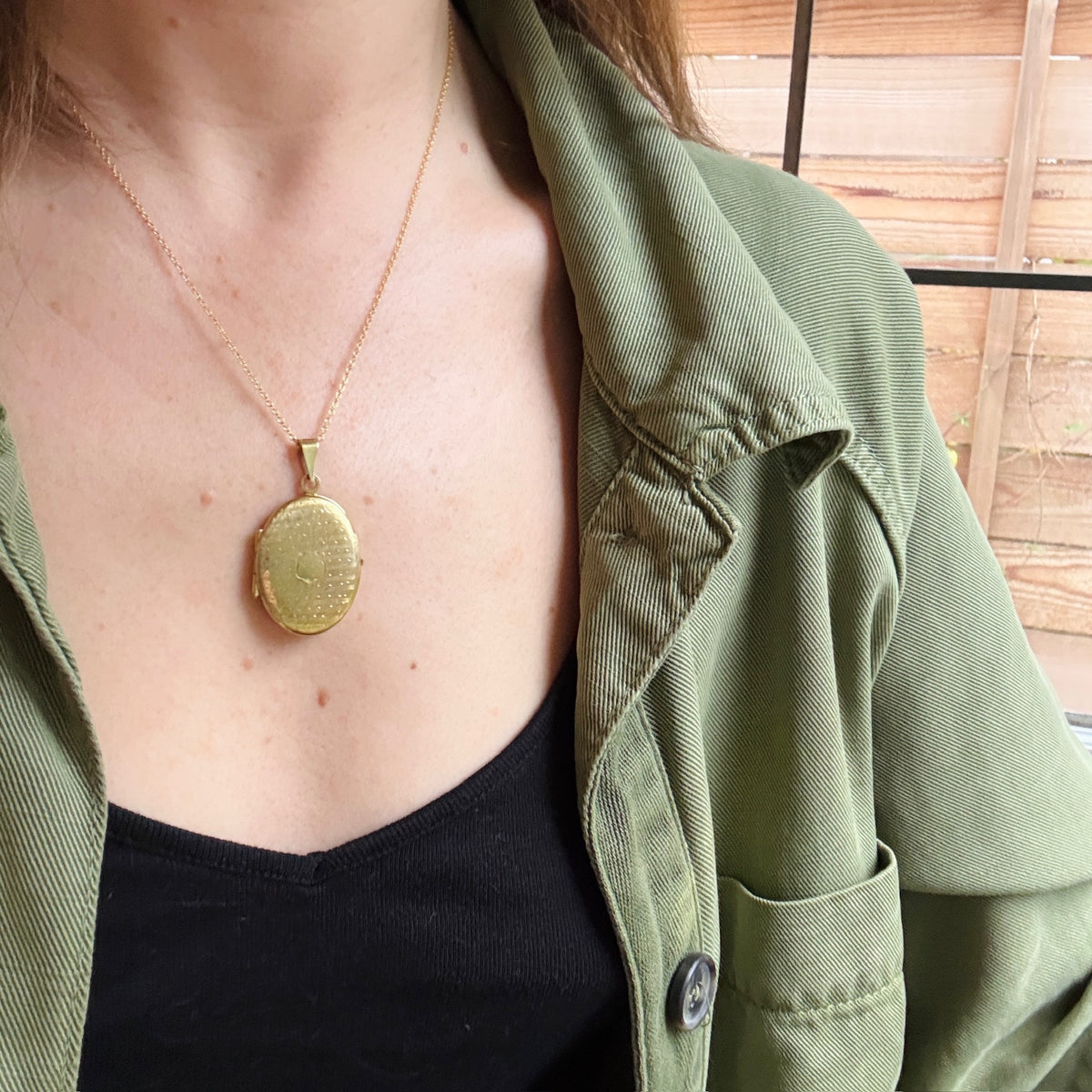 Pretty Vintage Oval Locket