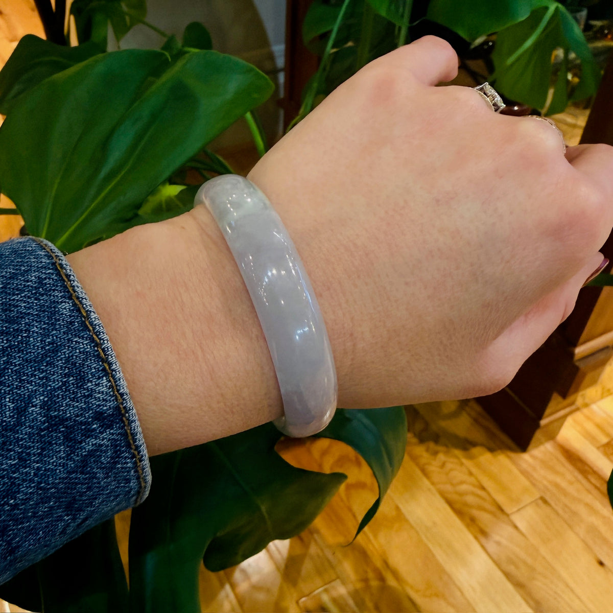 Mid Century Green & Lavender Jade Bangle