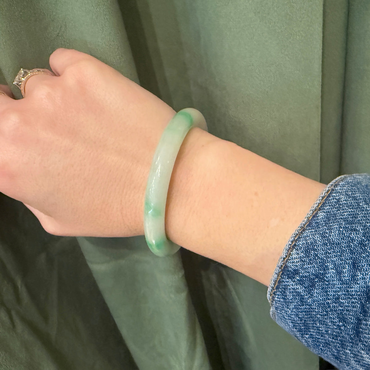 Bright Green & Celadon Jade Round Bangle Bracelet