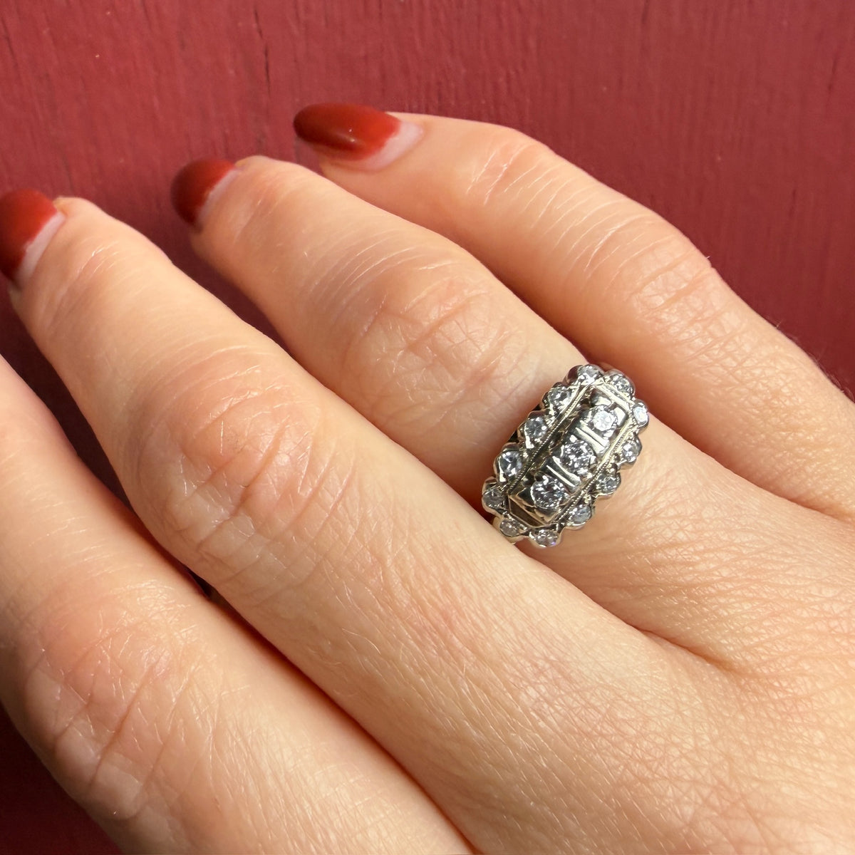 Romantic 18k White Gold & Diamond Ring