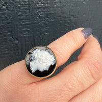 Sisters Victorian Cameo in 1920s Gold Ring