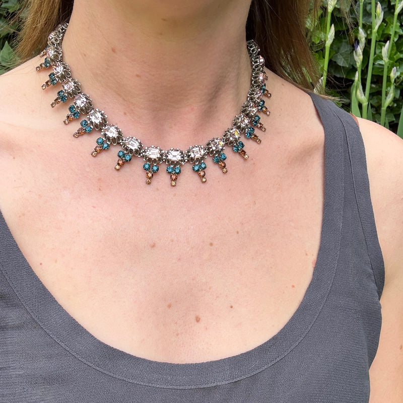 Chic French Choker with Sophisticated Rhinestone Palette