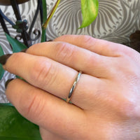 Slim 18k White Gold Wedding Band Size 6.75