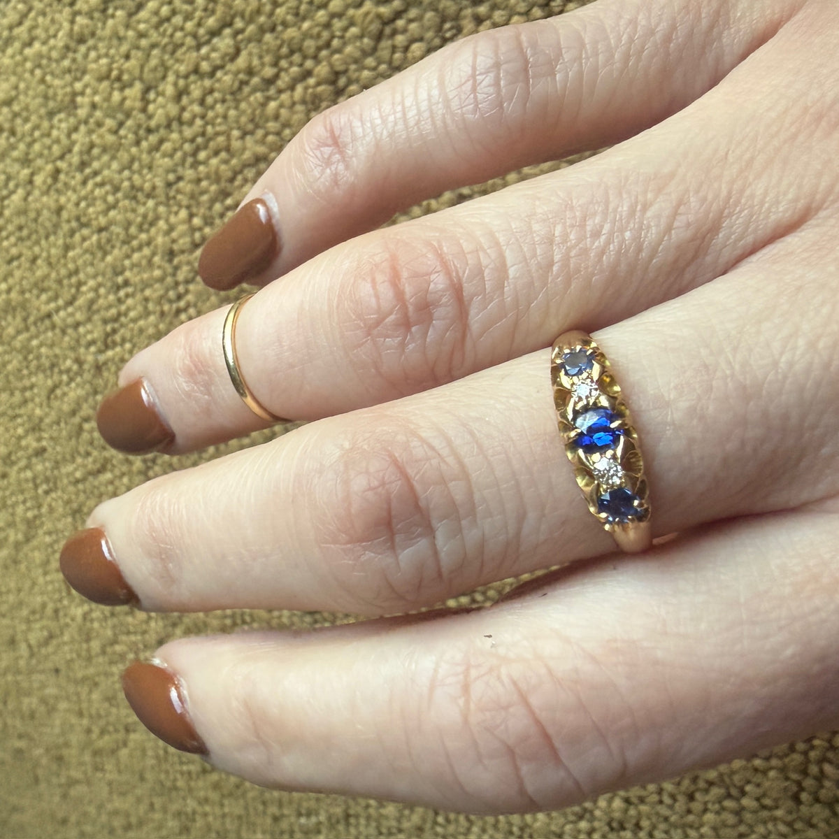 English 18ct Gold Sapphire & Diamond Band