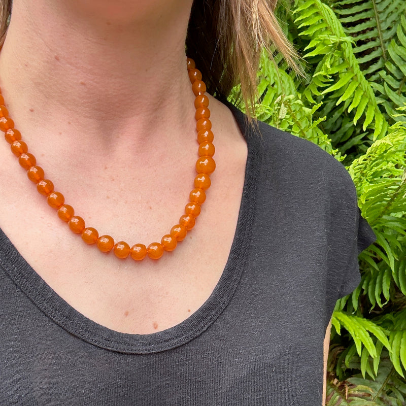 Glossy Graduated Butterscotch Amber Bead Necklace