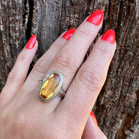 Glowing Citrine in Art Deco Filigree Ring