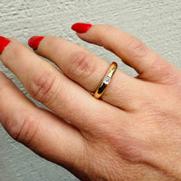 Deco Carré Cut Diamond in Tapered Gold Band by 720
