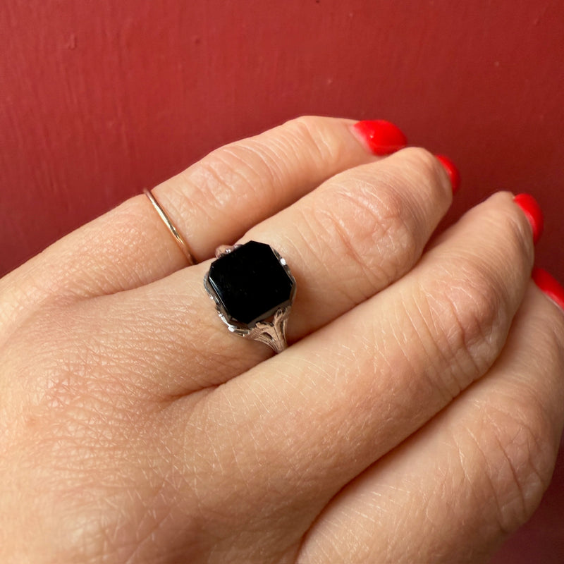 Onyx in Graceful White Gold Art Deco Ring