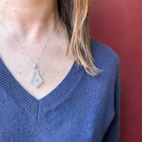 Kite-Shaped Camphor Glass in White Gold Filigree Necklace