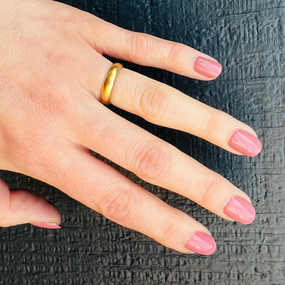 Satisfying 18k Gold Half Round Band Engraved "Sergio"