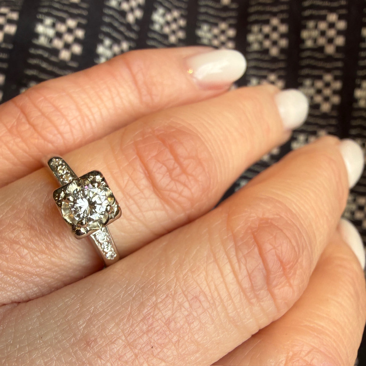 Graceful 1940s Diamond & White Gold Engagement Ring