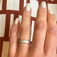 18k White Gold Jabel Band with Florentine Finish